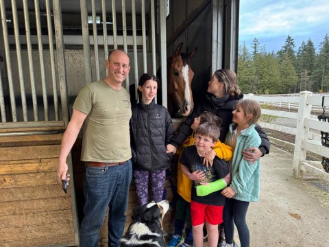 + 1 gelding by Cascadello I (Cassal) – Lancer III from Ukraine arrived to USA